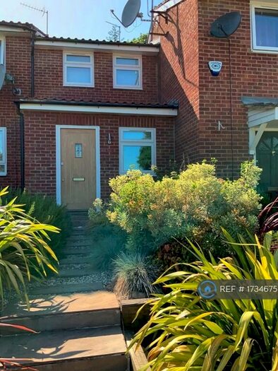 2 Bedroom Terraced House To Rent In Sycamore Close, Barnet, EN4