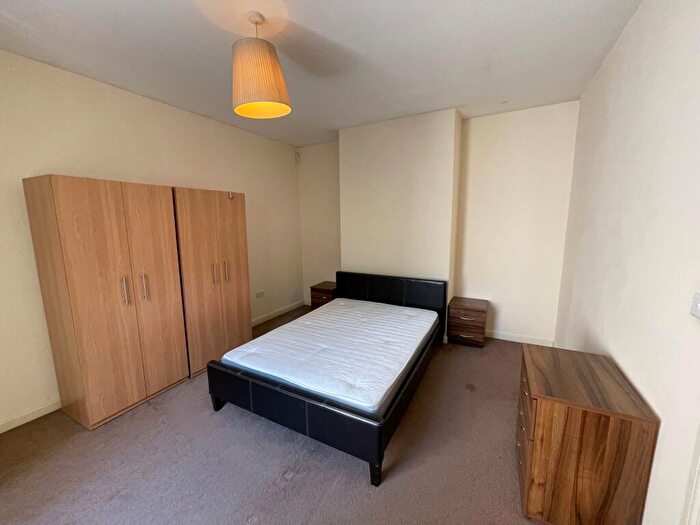 1 Bedroom Apartment To Rent In Burley Road, Leeds, LS4