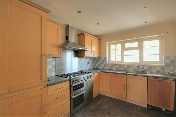 4 Bedroom Detached House To Rent In Bury Green Road, Cheshunt, Waltham Cross, EN7