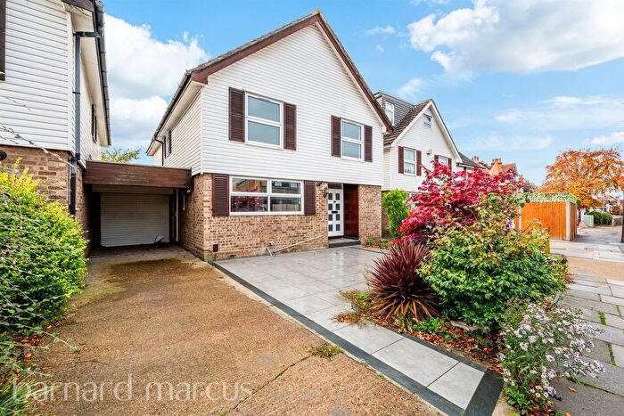 4 Bedroom Detached House For Sale In Westbury Road, New Malden, KT3