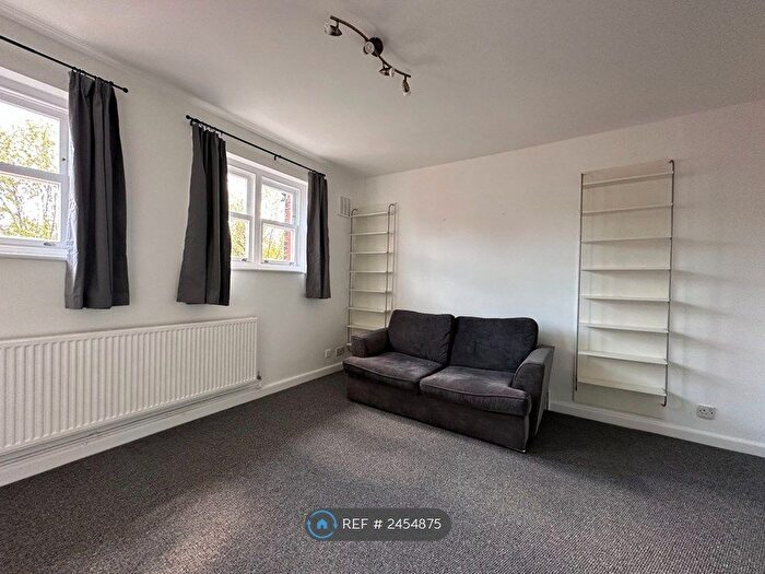 1 Bedroom Flat To Rent In Henson Court, London, N5