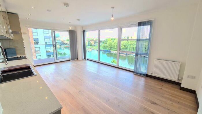 2 Bedroom Apartment To Rent In Merlin Drive @ Fletton Quays - Furnished, PE2