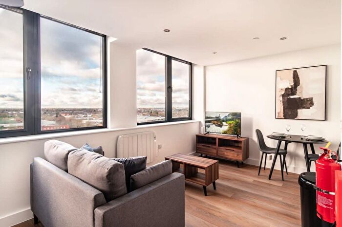 Studio To Rent In Old Trafford, M16