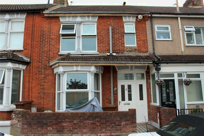 3 Bedroom Terraced House To Rent In St. Johns Road, Gillingham, Kent, ME7