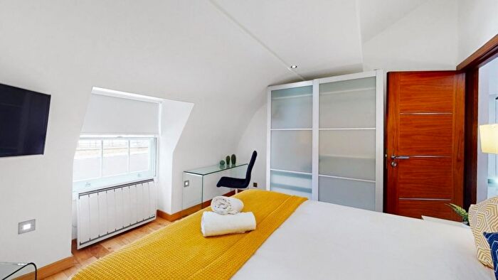 1 Bedroom Flat To Rent In Gloucester Place, London, W1U