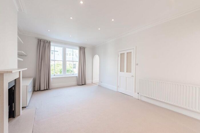 2 Bedroom Apartment To Rent In Howitt Road, London, NW3