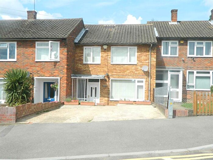 3 Bedroom Terraced House For Sale In Long Readings Lane, Slough, SL2