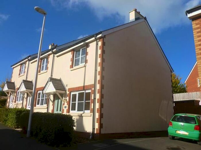 2 Bedroom End Of Terrace House To Rent In Market Place, Holsworthy, EX22