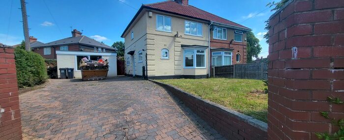 3 Bedroom Semi-Detached House To Rent In Hoggs Lane, Birmingham, B31