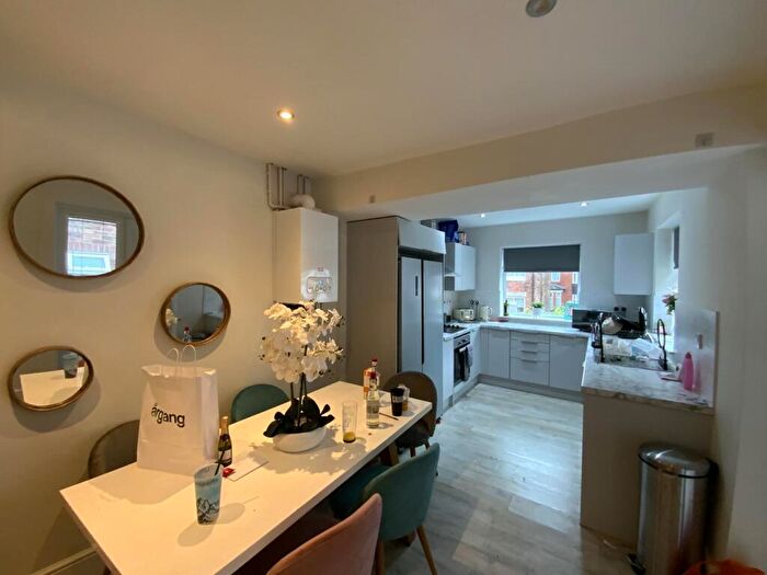 6 Bedroom End Of Terrace House To Rent In Balfour Road, Nottingham, Lenton, NG7