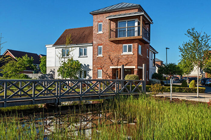 5 Bedroom Detached House For Sale In Willowbourne, Fleet, Hampshire, GU51