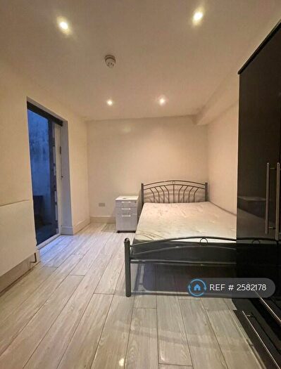 1 Bedroom Flat To Rent In Rufford Street, London, N1