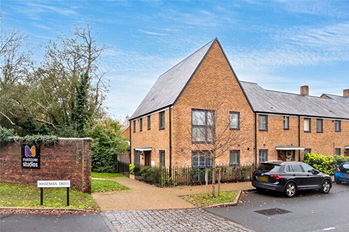 3 Bedroom End Terrace House For Sale In Whatman Drive, Maidstone, Kent, ME14