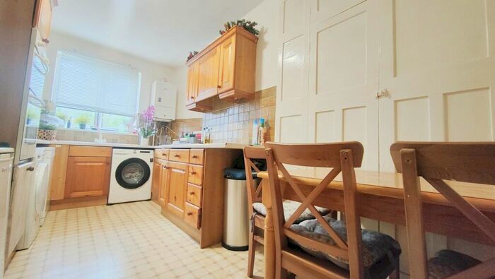 1 Bedroom Flat To Rent In Station Square, Petts Wood, BR5
