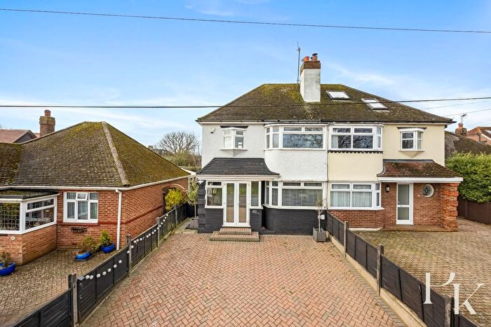 3 Bedroom Property For Sale In Mile Oak Road, Portslade, BN41