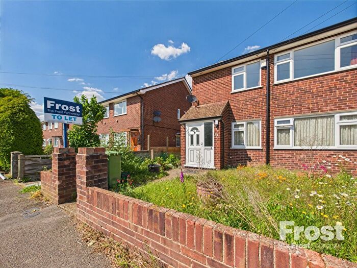 2 Bedroom Flat To Rent In Reedsfield Road, Ashford, Middlesex, TW15