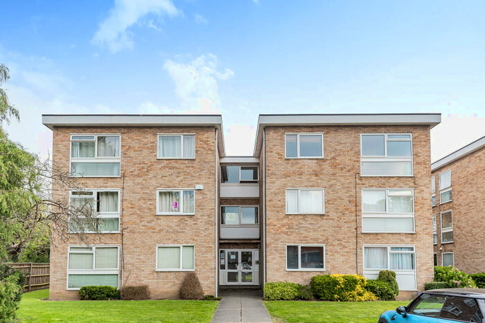 1 Bedroom Flat To Rent In Cooden Close, Bromley, BR1