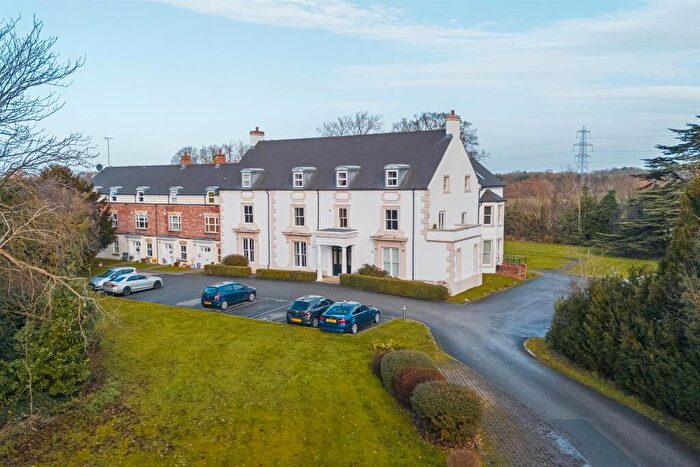 3 Bedroom Apartment For Sale In Chester High Road, Thornton Hough, Neston, CH64