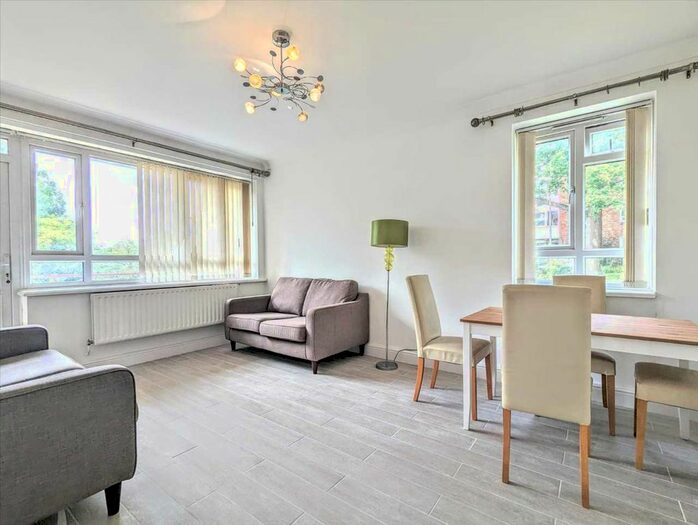 2 Bedroom Flat To Rent In Verebank, Wimbledon Park Road, Southfields, SW19