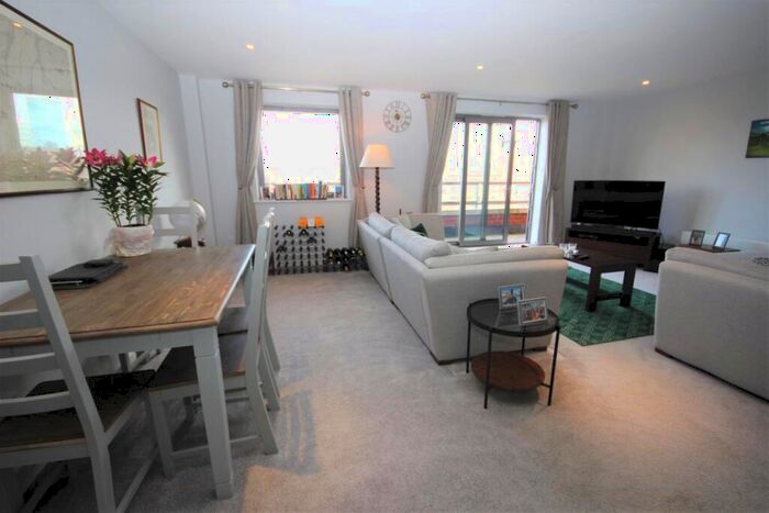 2 Bedroom Apartment To Rent In Castlegate, Chester Road Manchester, M15