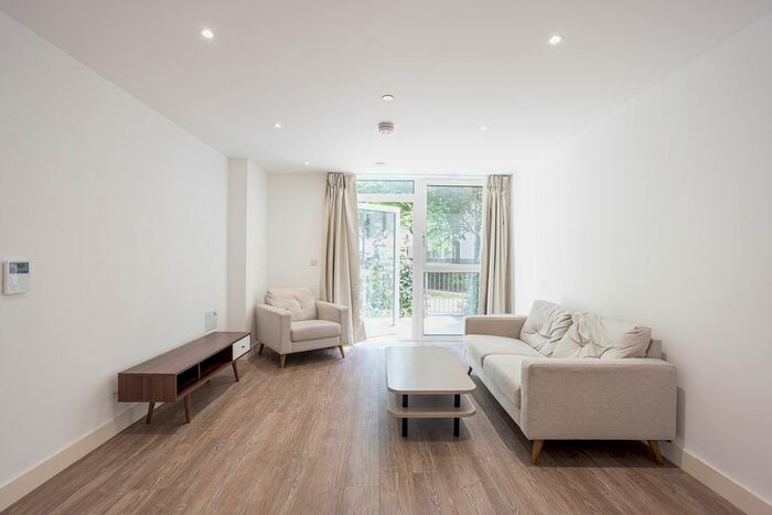 1 Bedroom Flat To Rent In Telegraph Avenue, Greenwich, SE10