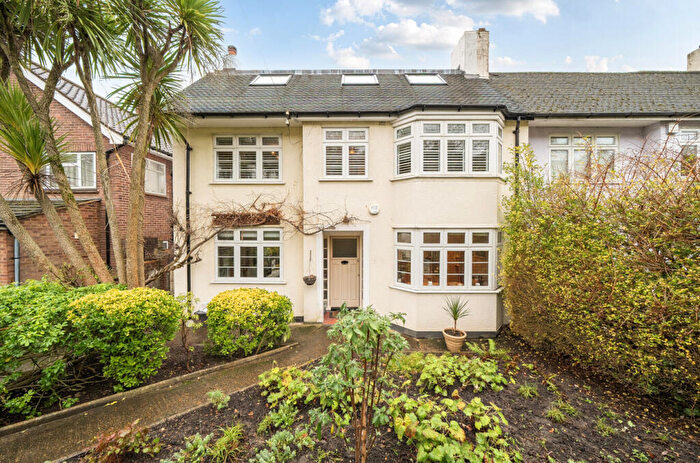 5 Bedroom Semi Detached House For Sale In Madeira Avenue, Bromley, BR1