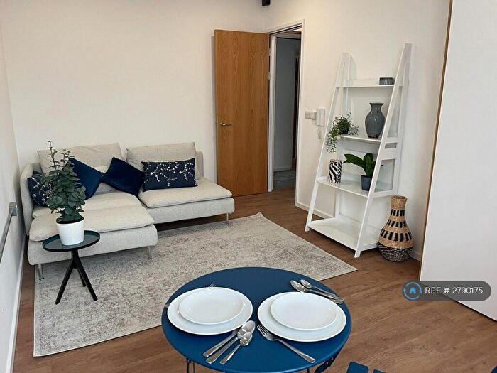 1 Bedroom Flat To Rent In The Grid, Leatherhead, KT22