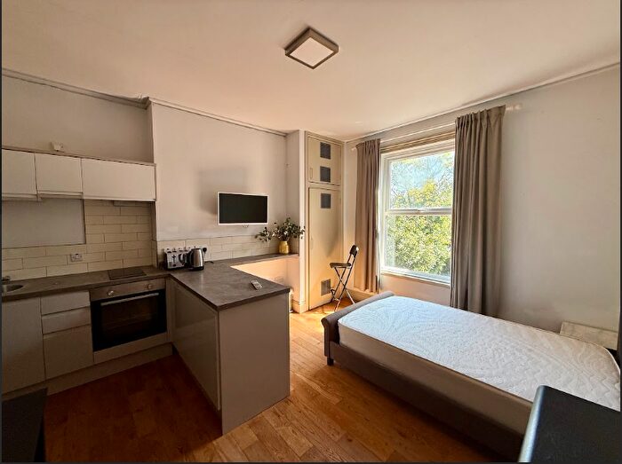 Studio To Rent In Woodhurst Road, Birmingham, B13