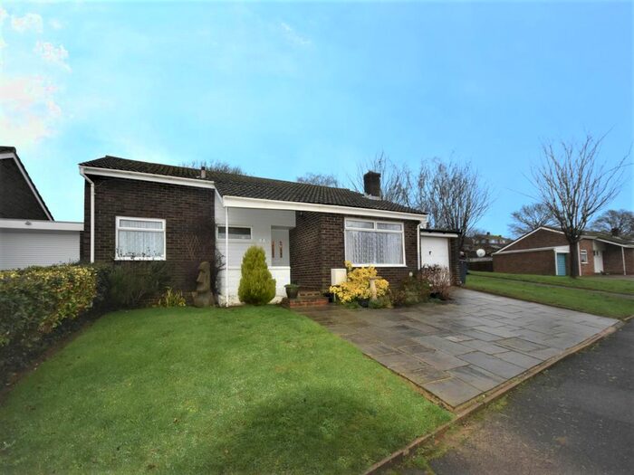 2 Bedroom Detached Bungalow To Rent In Brading Close, Hastings, TN34