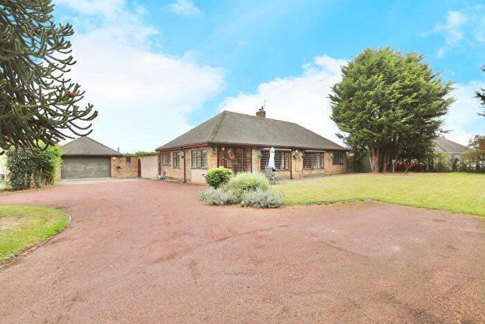 5 Bedroom Detached Bungalow For Sale In High Street, Wroot, Doncaster, DN9