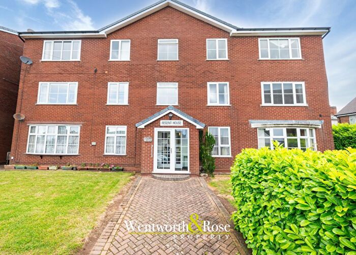 3 Bedroom Flat For Sale In Pound Road, Oldbury, Birningham, B68