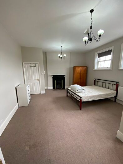 1 Bedroom Studio To Rent In Studio Flat – The Salisbury Hotel, Green Lanes, N4
