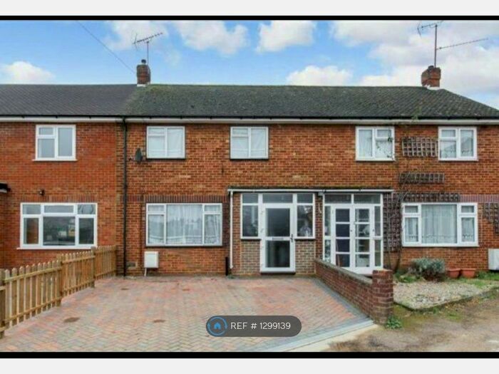 2 Bedroom Terraced House To Rent In Nursery Road, Luton LU3