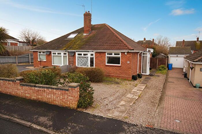 2 Bedroom Semi-Detached Bungalow For Sale In Tollhouse Road, Norwich, NR5