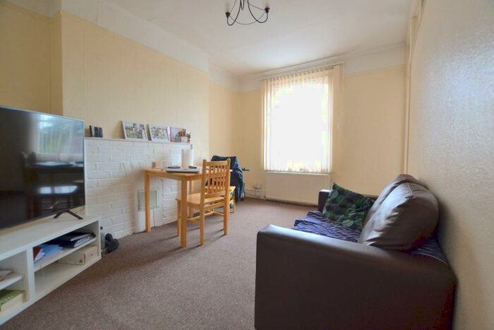 1 Bedroom Apartment To Rent In Elgin Road, CR0