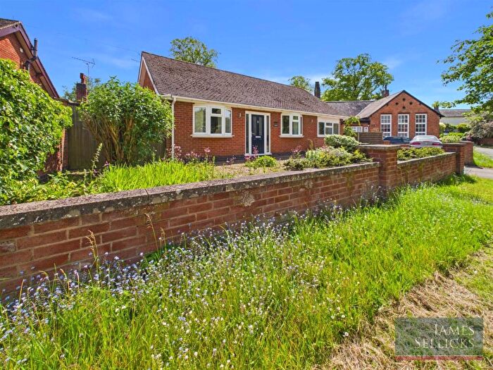 3 Bedroom Bungalow For Sale In Avoncroft, Mowsley, Lutterworth, Leicestershire, LE17