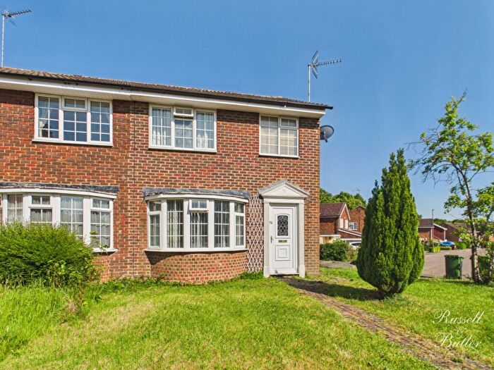 3 Bedroom Semi Detached House For Sale In Greenway Walk, Buckingham, Buckinghamshire, MK18