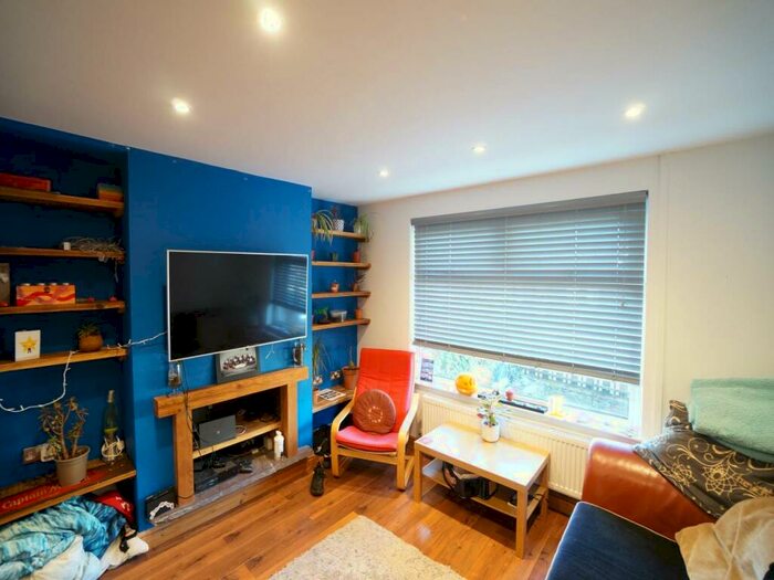 6 Bedroom House To Rent In Strand Street, Bangor, Gwynedd, LL57