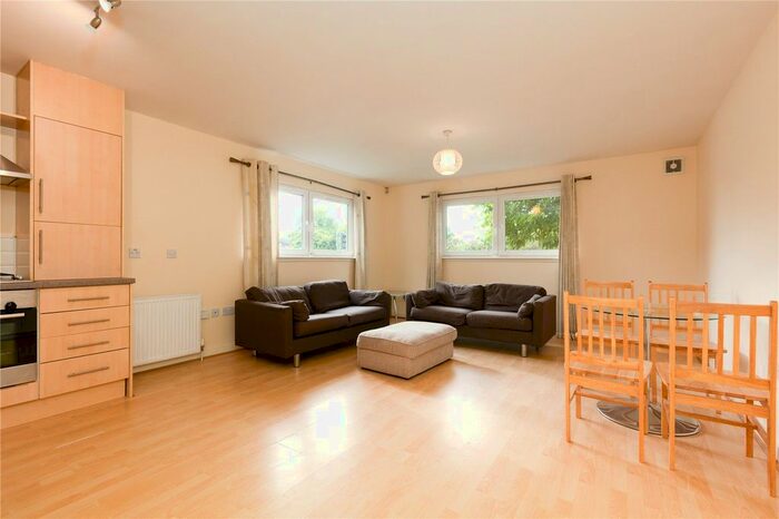 2 Bedroom Flat For Sale In Edinburgh Road, Glasgow, G33