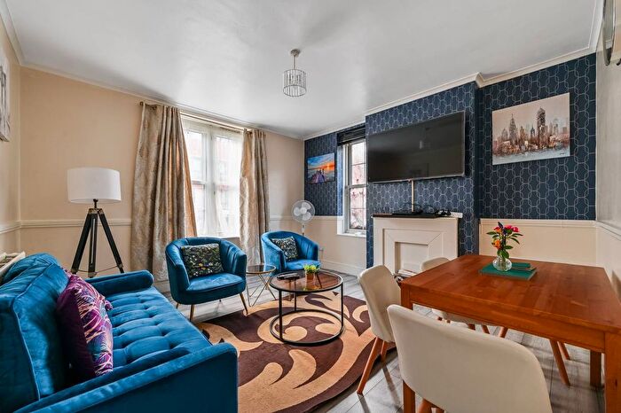 2 Bedroom Flat To Rent In Welland Street, Greenwich, London, SE10