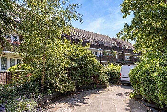 1 Bedroom Property For Sale In Cressfield Close, London, NW5