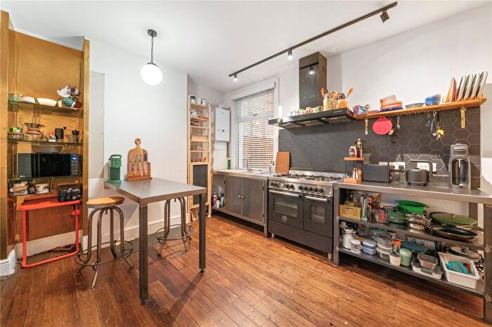 2 Bedroom Flat For Sale In Perth Road, Leyton, London, E10