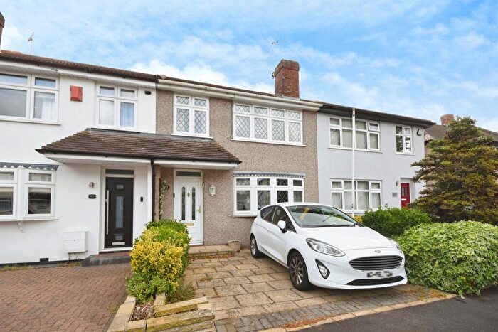 3 Bedroom Terraced House For Sale In Laburnum Walk, Hornchurch, RM12