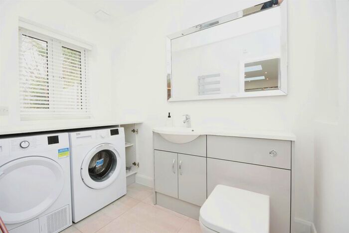 5 Bedroom Semi-Detached House For Sale In Firsgrove Crescent, Warley, Brentwood, CM14