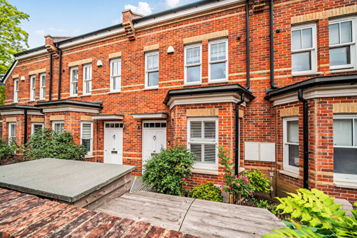 4 Bedroom Terraced House For Sale In Kingsborough Place, North Kingston, Kingston Upon Thames, KT2