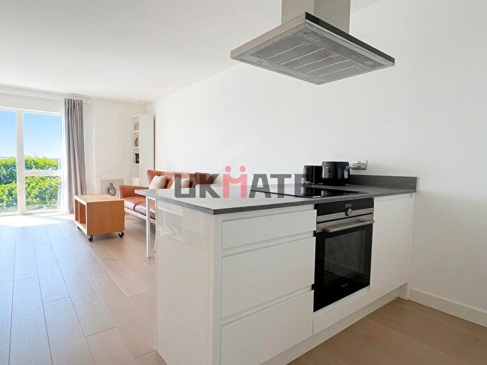 1 Bedroom Flat To Rent In May House, Achill Close, NW9