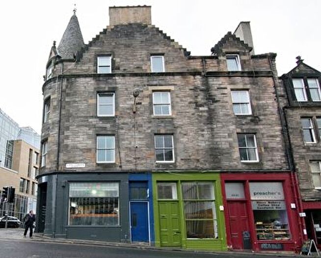 3 Bedroom Flat To Rent In Lady Lawson Street, Edinburgh, EH3