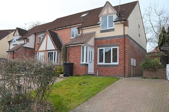 2 Bedroom End Of Terrace House To Rent In Aismunderby Close, Ripon, HG4