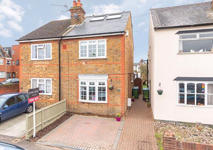 4 Bedroom Semi Detached House For Sale In Sunbury Lane, Walton-On-Thames, KT12