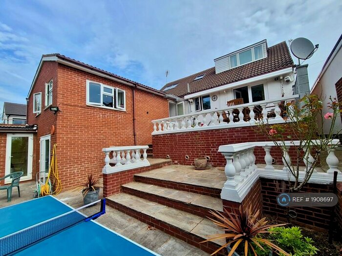 3 Bedroom Detached House To Rent In Inchbrook Road, Kenilworth, CV8